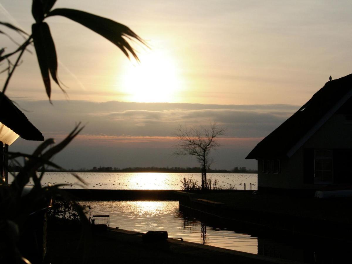 Attractive Holiday Home With Jetty Steendam Exterior foto