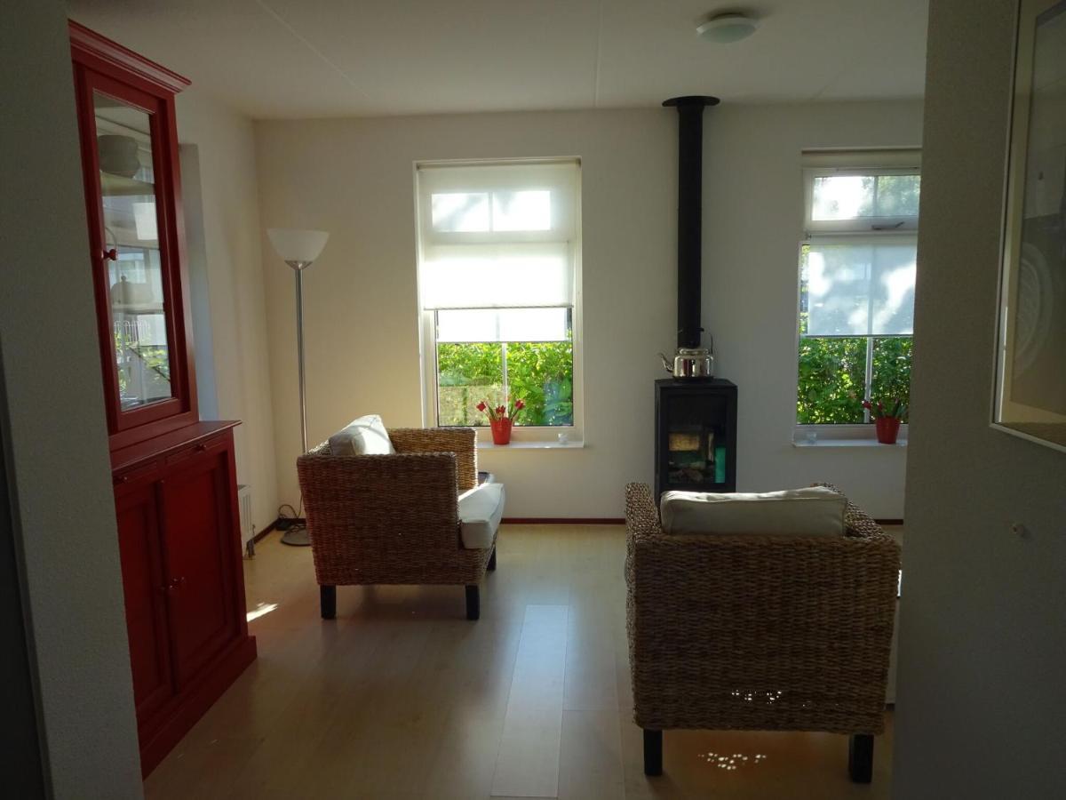 Attractive Holiday Home With Jetty Steendam Exterior foto